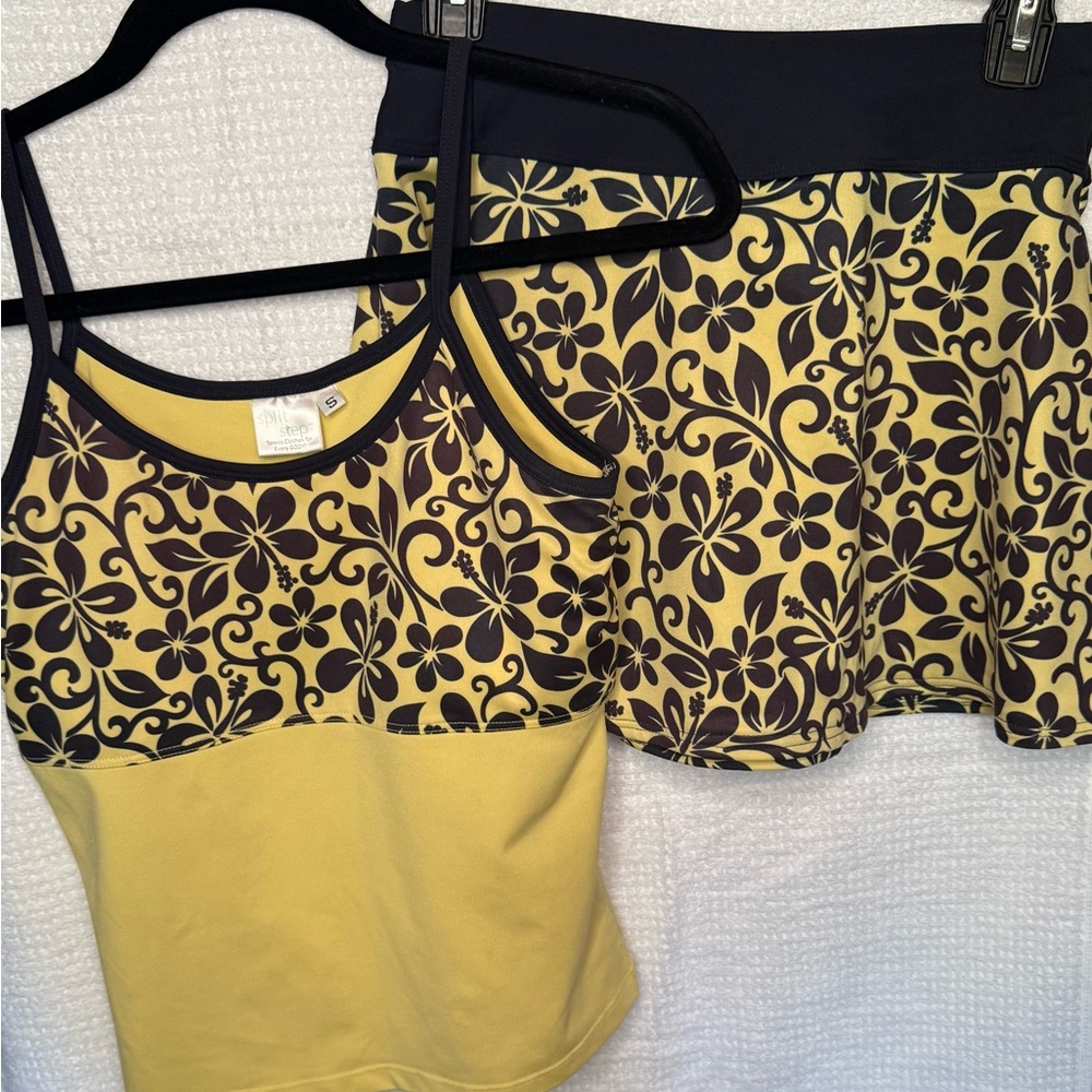 Split Step Tennis Floral Yellow tank and Black & Yellow Skirt Set